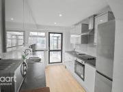 2 bedroom end of terrace house to rent