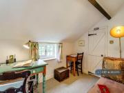 2 bedroom end of terrace house to rent