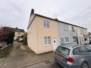2 bedroom end of terrace house to rent