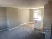 2 bedroom end of terrace house to rent