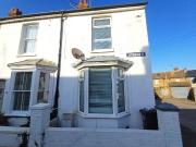 2 bedroom end of terrace house to rent