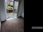 2 bedroom end of terrace house to rent