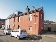 2 bedroom end of terrace house to rent