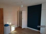 2 bedroom end of terrace house to rent