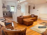 2 bedroom end of terrace house to rent