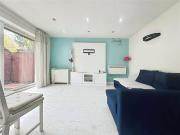 2 bedroom end of terrace house to rent