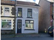 2 bedroom end of terrace house to rent