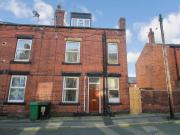 2 bedroom end of terrace house to rent