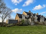 2 bedroom end of terrace house to rent