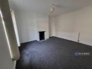 2 bedroom end of terrace house to rent