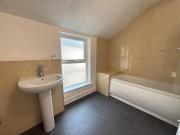 2 bedroom end of terrace house to rent