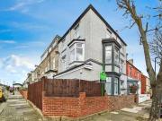 2 bedroom End Terrace Flat to rent, Grafton Road,...