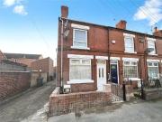 2 bedroom End Terrace House to rent, Queens Road,...