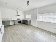 2 Bedroom Flat 10 Mins Drive To Newcastle Centre