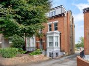 2 Bedroom Maisonette Flat