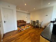 2 Bedroom: Flat: Bellfield Road, Hp13: £1,400 pcm |...