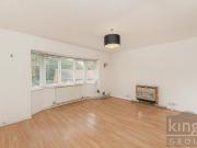 2 Bedroom Flat First Floor To Let