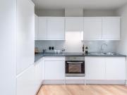 2 bedroom flat for rent in 006 Park House 8Victoria...