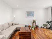 2 bedroom flat for rent in Compton Road, Islington, N1
