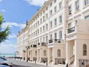 2 bedroom flat for rent in Adelaide Crescent, Hove, East...