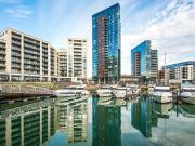 2 bedroom flat for rent in Admirals Quay, Ocean Way,...