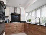 2 bedroom flat for rent in Airlie Road St Cross...