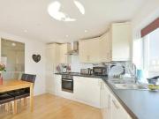 2 bedroom flat for rent in Albion Drive Hackney E8