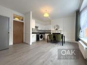 2 bedroom flat for rent in Aldermans Hill, London, N13