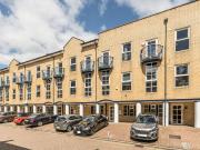 2 bedroom flat for rent in Arden Crescent, London, E14