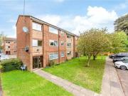 2 bedroom flat for rent in Aysgarth Close, Harpenden,...