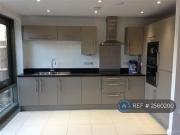 2 bedroom flat for rent in Ben Jonson Road, London, E1