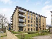2 bedroom flat for rent in Bessemer Road, Welwyn Garden...