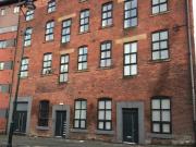 2 bedroom flat for rent in Bow Street, Oldham, OL1