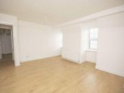2 bedroom flat for rent in Brent Street, London, NW4