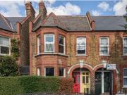 2 bedroom flat for rent in Brettenham Road, London, E17