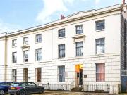 2 bedroom flat for rent in Carlton Crescent,...