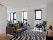 2 bedroom flat for rent in Castle Park View, Castle...