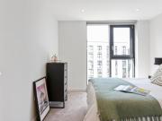 2 bedroom flat for rent in Castle Park View, Castle...
