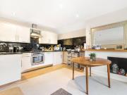 2 bedroom flat for rent in Cavendish Road, Clapham...