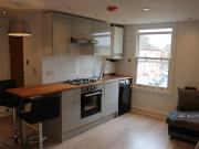 2 bedroom flat for rent in Clapham Road, London, SW9