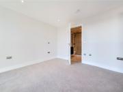 2 bedroom flat for rent in Cockfosters Road, Barnet, EN4