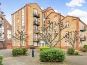 2 bedroom flat for rent in Codrington Court, Surrey...