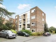 2 bedroom flat for rent in Copers Cope Road Beckenham BR3