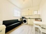 2 bedroom flat for rent in Derby Road, Nottingham, NG7
