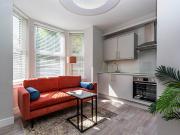 2 bedroom flat for rent in Derby Road, Lenton, NG7