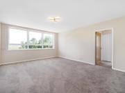 2 bedroom flat for rent in Dorrington Court, South...