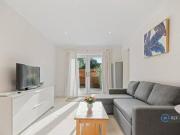 2 Bedroom Flat For Rent In East Molesey