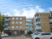 2 bedroom flat for rent in Ellwood Avenue, SO19