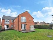 2 bedroom flat for rent in Emmerson House South Road...