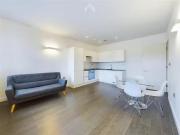 2 bedroom flat for rent in Everard Close, St. Albans AL1